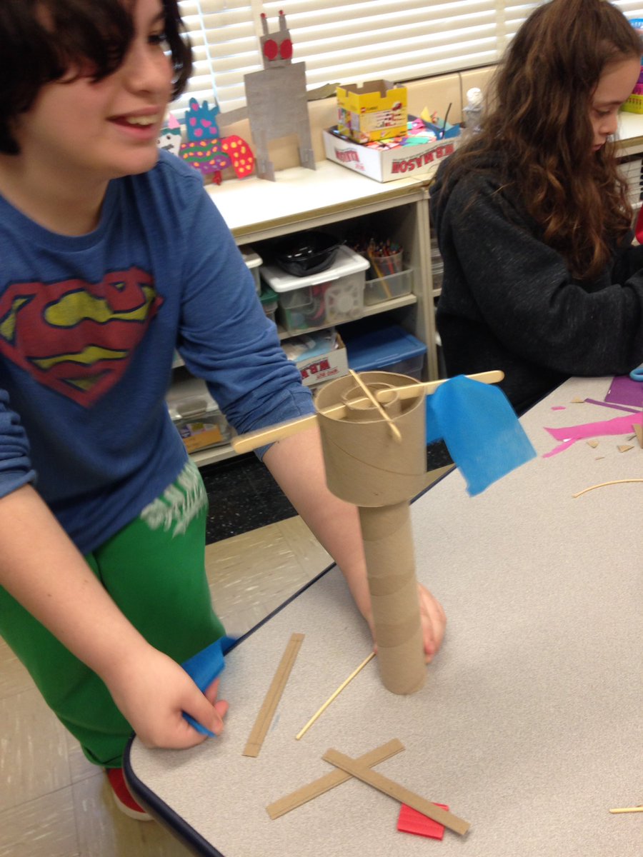 geh2345's tweet photo. B'more sculptor Paul Daniel visits FGES gr 4 to share work and jump start kinetic sculpture project #foundationbcps https://t.co/MGsSyFxrpo