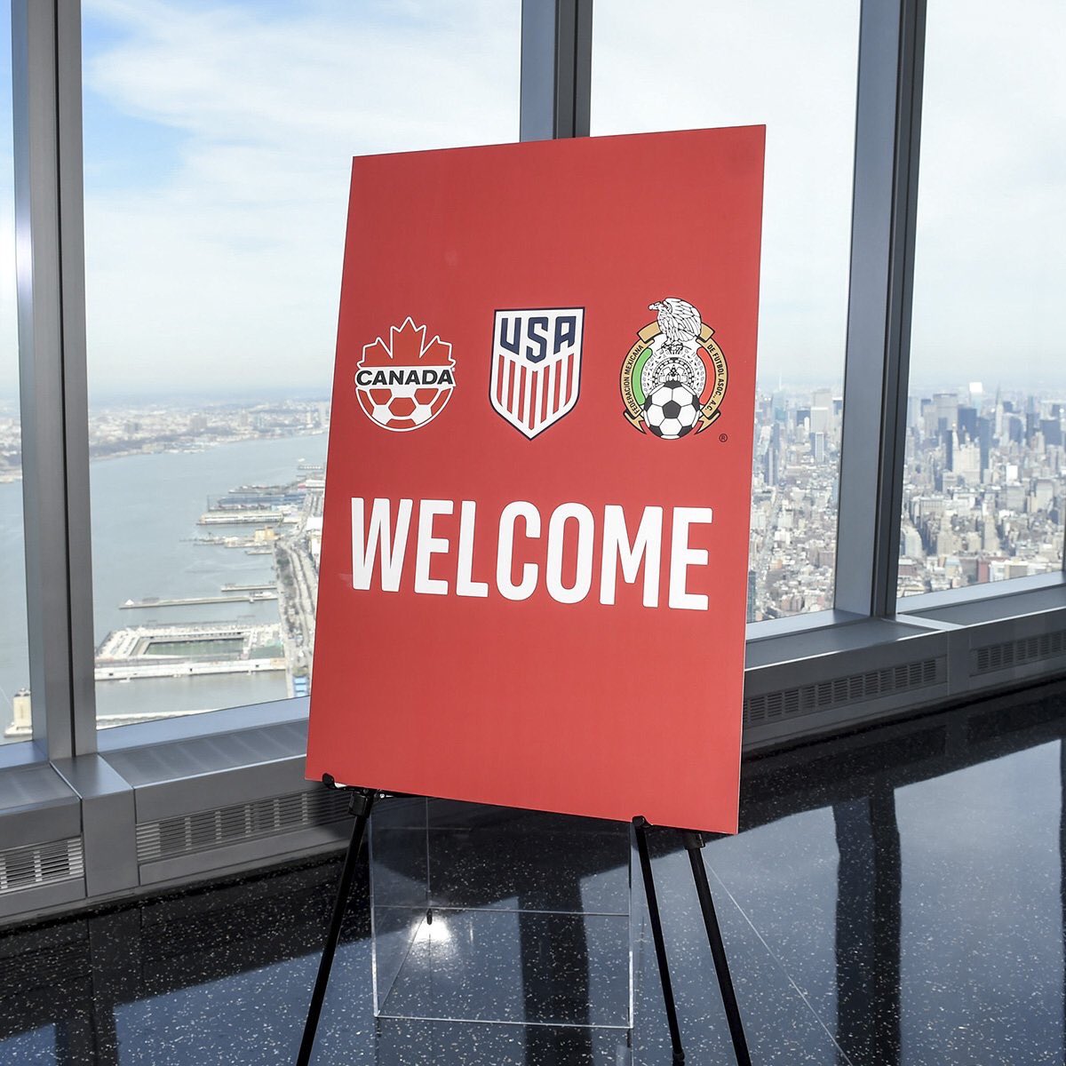 StayProEN's tweet photo. Breaking: @ussoccer , @CanadaSoccerEN and @FMF officially announce bid to host the 2026 World Cup.

🇺🇸: 60 games 
🇲🇽: 10 games
🇨🇦: 10 games https://t.co/udeUYJYtpL