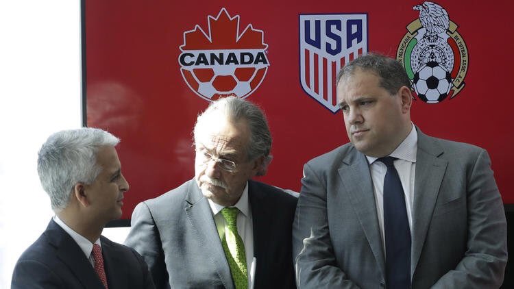 StayProEN's tweet photo. Breaking: @ussoccer , @CanadaSoccerEN and @FMF officially announce bid to host the 2026 World Cup.

🇺🇸: 60 games 
🇲🇽: 10 games
🇨🇦: 10 games https://t.co/udeUYJYtpL