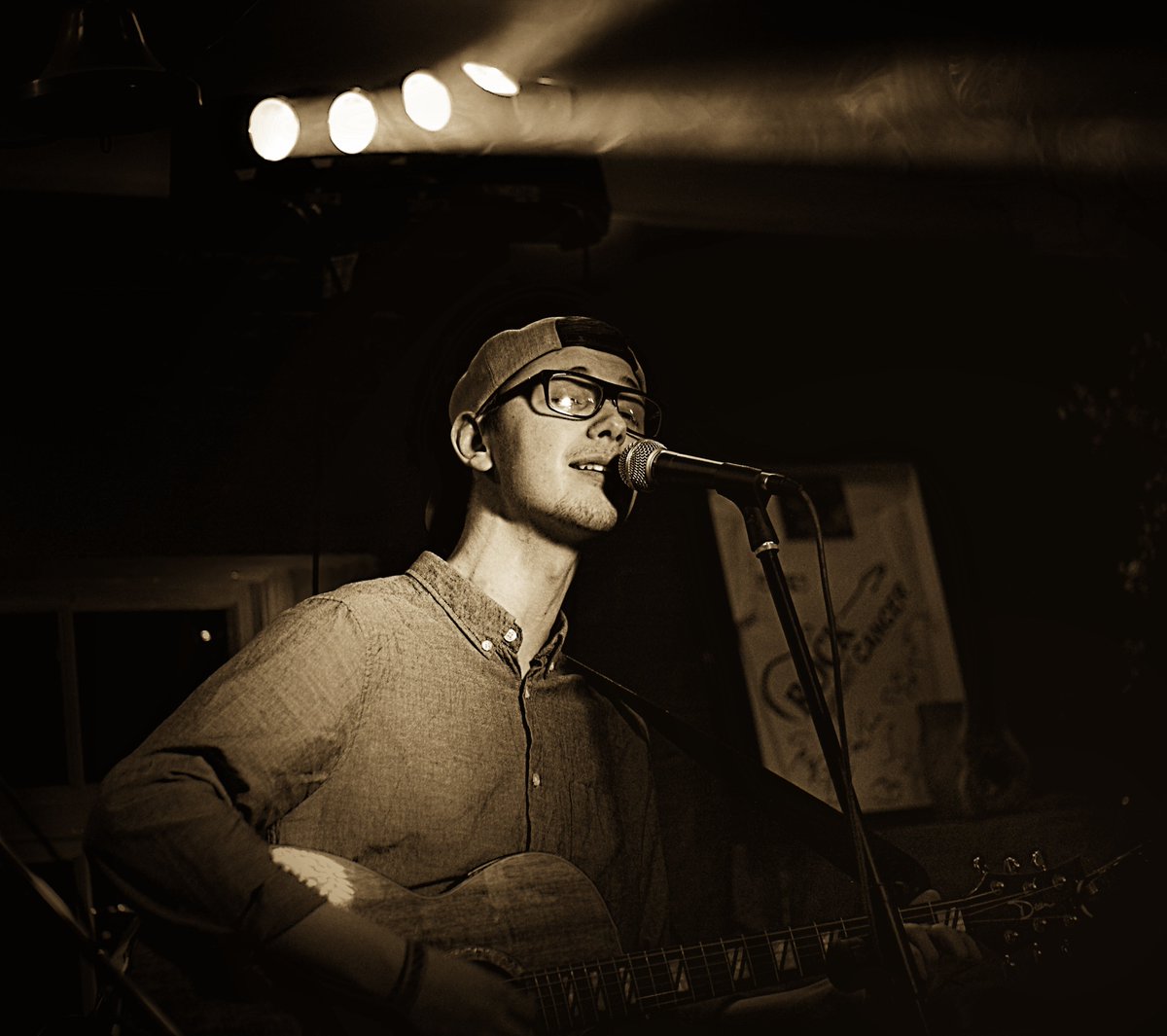 Cats_Choir's tweet image. Photos from March Pewsey Music night. Great set from @Alexkrupamusic. Upcoming events Pewsey Music 27/4, Strange Tales album launch 6/5