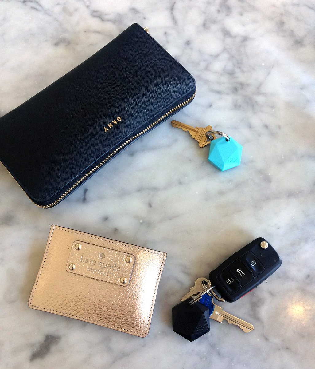 XYFindIt's tweet photo. For the sisters (or brothers) who often get their keys mixed up - stick an #XY3 on them! #NationalSiblingsDay #FindIt https://t.co/Uzyv3jICOF