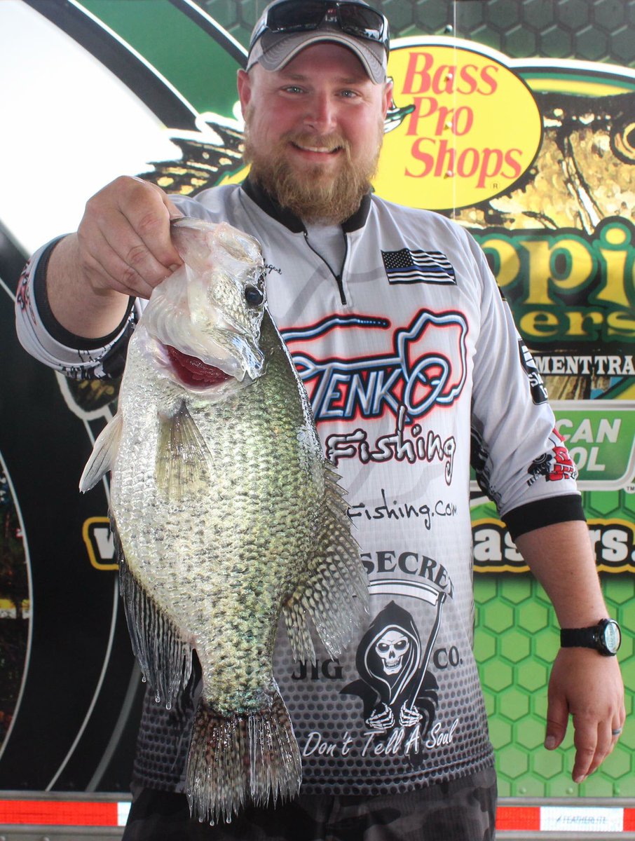 CrappieMasterTV's tweet photo. 3.30 is what the big crappie of the tournament weighed and was caught by tournament winners Chad Nugent and John Wood. https://t.co/YAfjovdctB