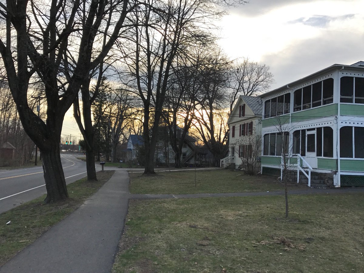HytholtThomas's tweet photo. "The sunset is the best because it is both beautiful and the perfect temperature"- Derek Wegner #honorssocialmedia https://t.co/AoUehMLDTI