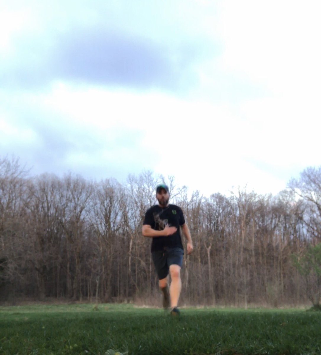 OptimusJoe72's tweet photo. 3RM Front Squats followed by 113 Wall Ball shots & now speed work for 4 miles! #legday #CrossFit #ocr #squats #running #starkocr https://t.co/Q8n7T0jo6F