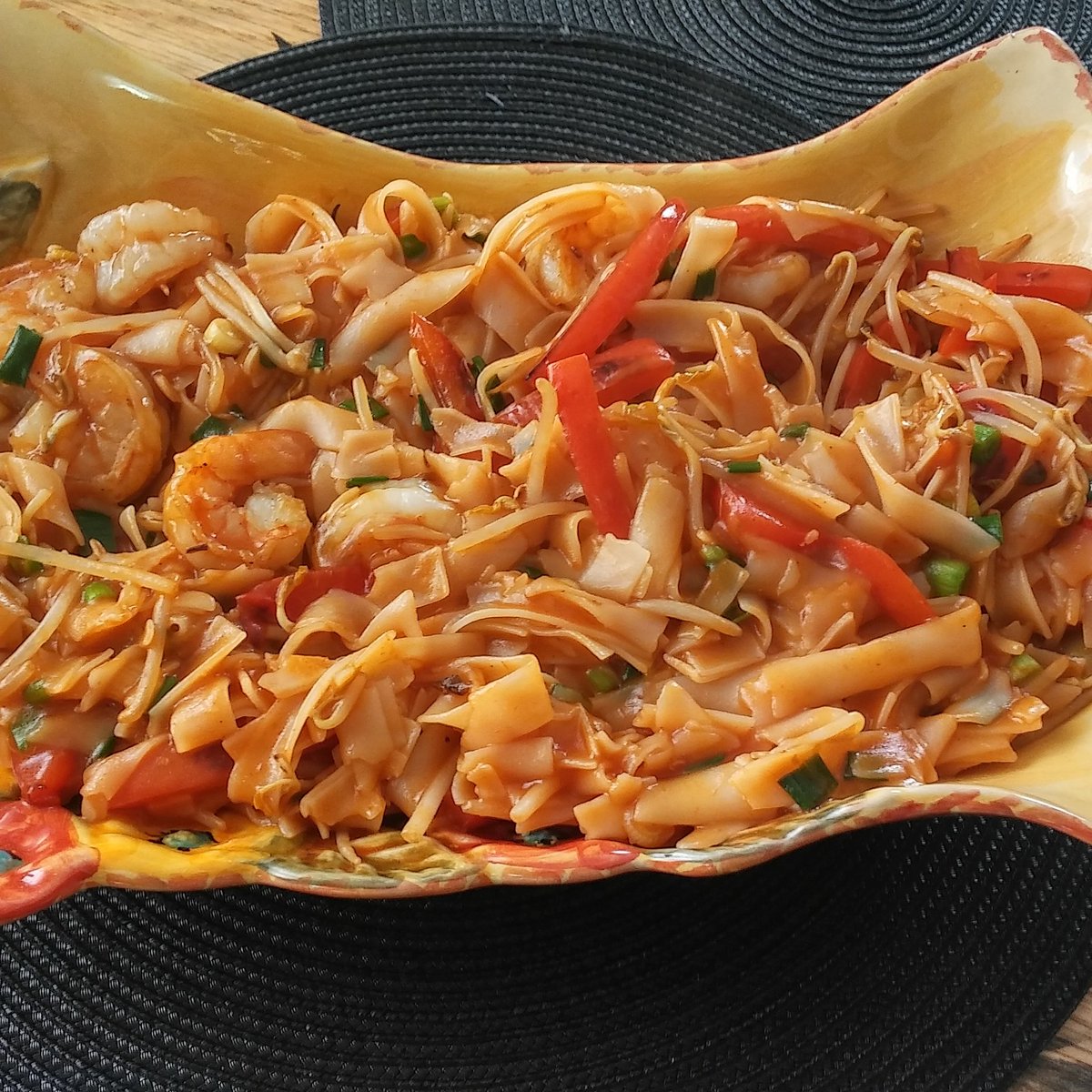 authorajrico's tweet photo. Was in a sweet and sour mood today, so it seemed only right to cook a little sweet and sour shrimp https://t.co/CS33fIY3Cc