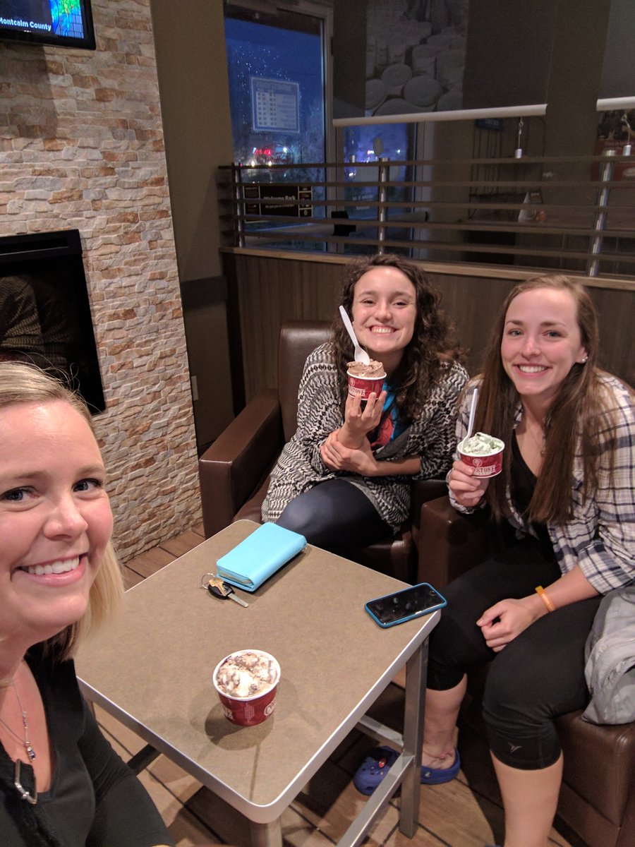 MeyerMathWO's tweet photo. Ice cream with some of my faves while I was out at GVSU. #gowo #alumnifun https://t.co/OI1NFha7hD