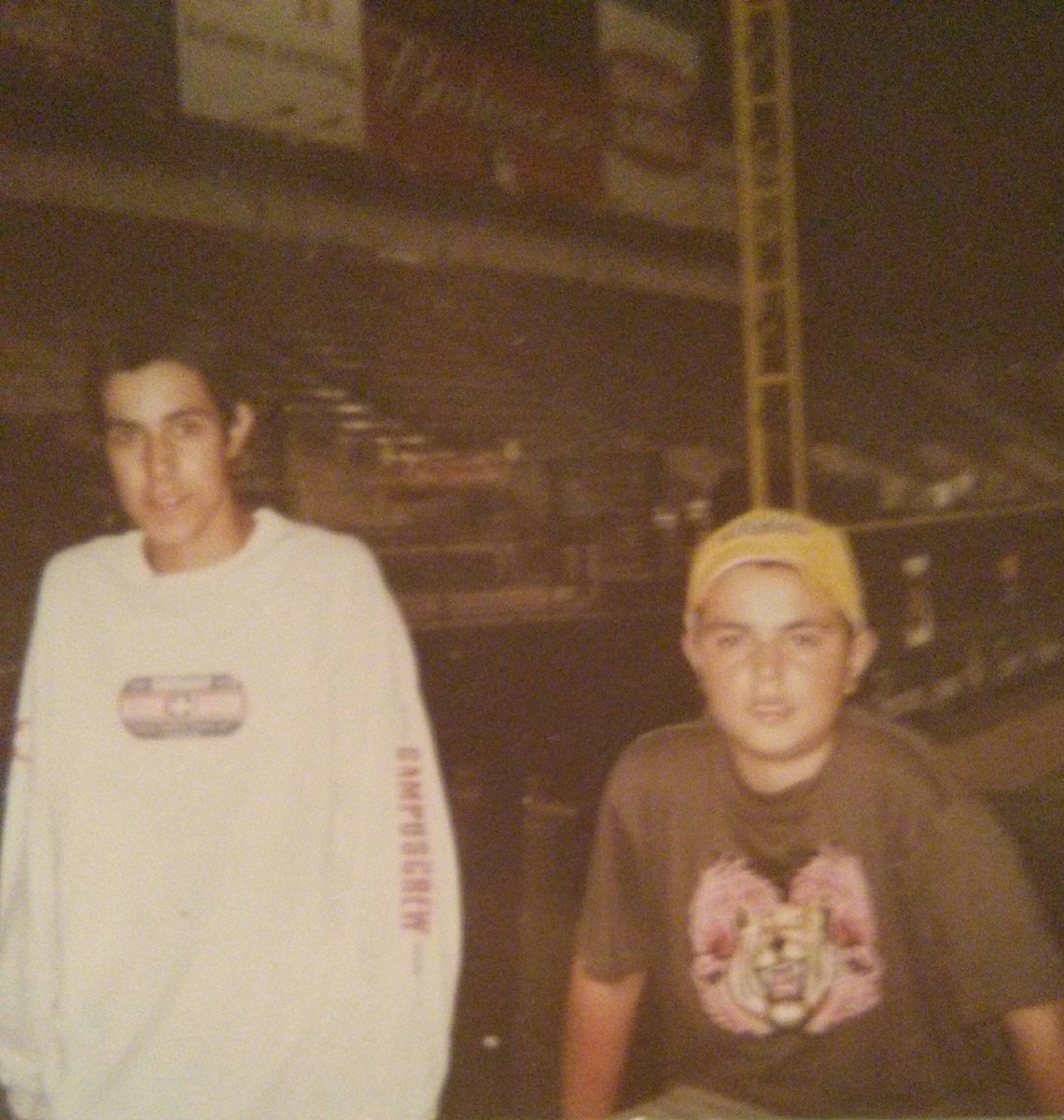 Pray4PoJo's tweet photo. @NickDika Good and nice boys since way back in the day #NationalSiblingsDay #natdoesnthavetwitter πͺπͺπͺ https://t.co/O2CpoxeHPr
