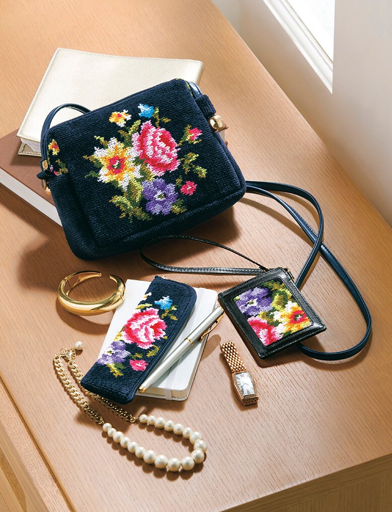 フェイラー Feiler En Twitter フェイラー 銀座本店 そろそろ母の日のギフトをお探しの方が増えてきました 今年の母の日は5月14日です ナルチッセポシェット パスケース 8100ペン ケース 3240 フェイラー 母の日 母の日ギフト 母の日プレゼント