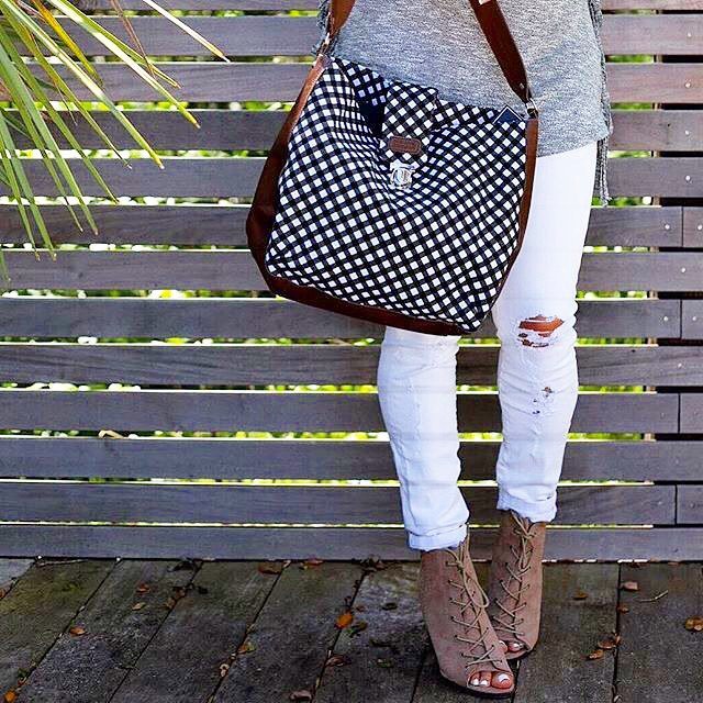 sloaneranger's tweet photo. Cali Vibes 🌴 via @hollylowejones
.
.
.
.
.
#sloaneranger #sloanestyle #fashion #instaprep #preppy #preppystyle #in… https://t.co/yCRjeGvvQx https://t.co/XbsH5uIAVT