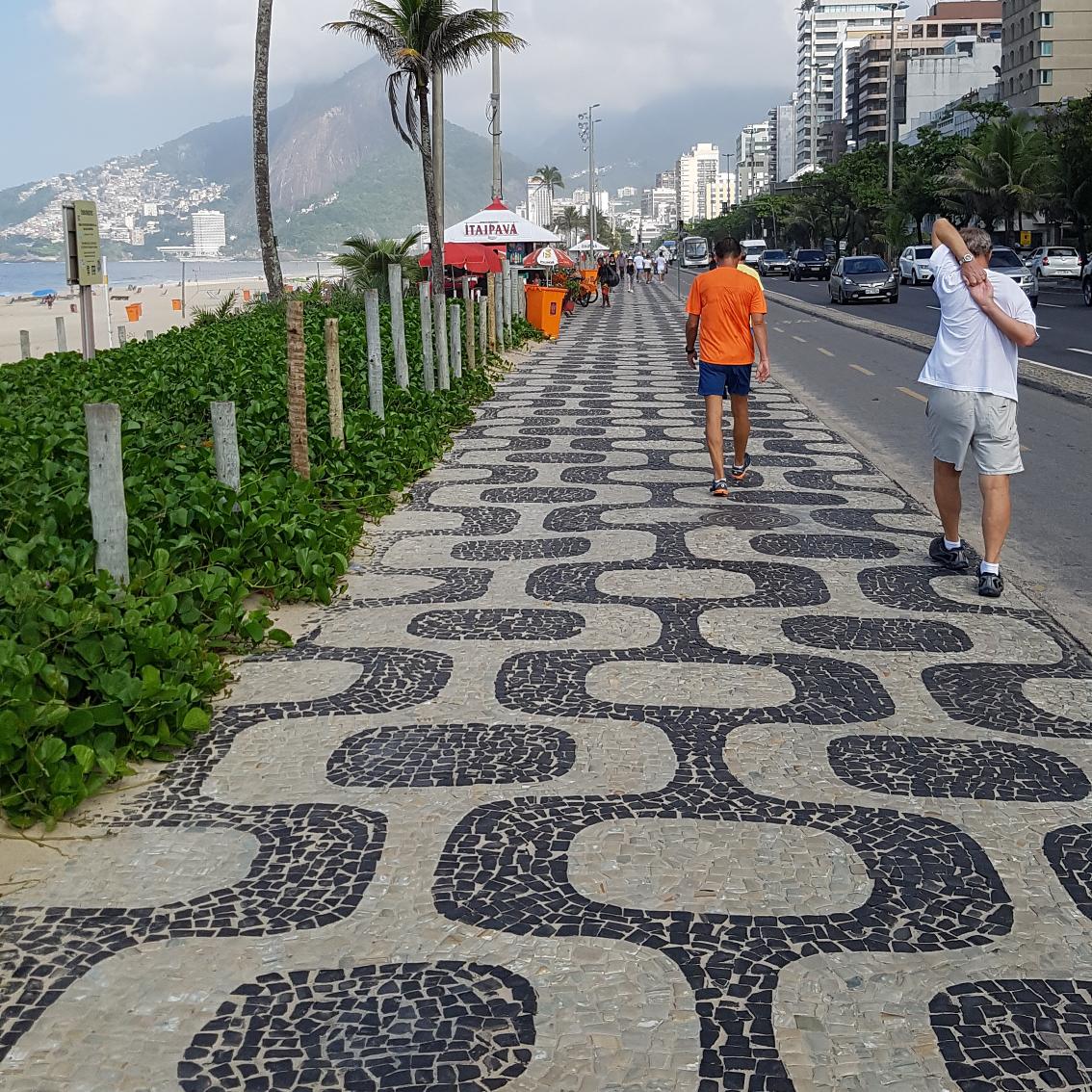 yannickfabs's tweet photo. Today's view ipanema beach, it will be my running spot in the morning !! #holiday #RiodeJaneiro #beach #runningspot #brazil https://t.co/u93frm3B81