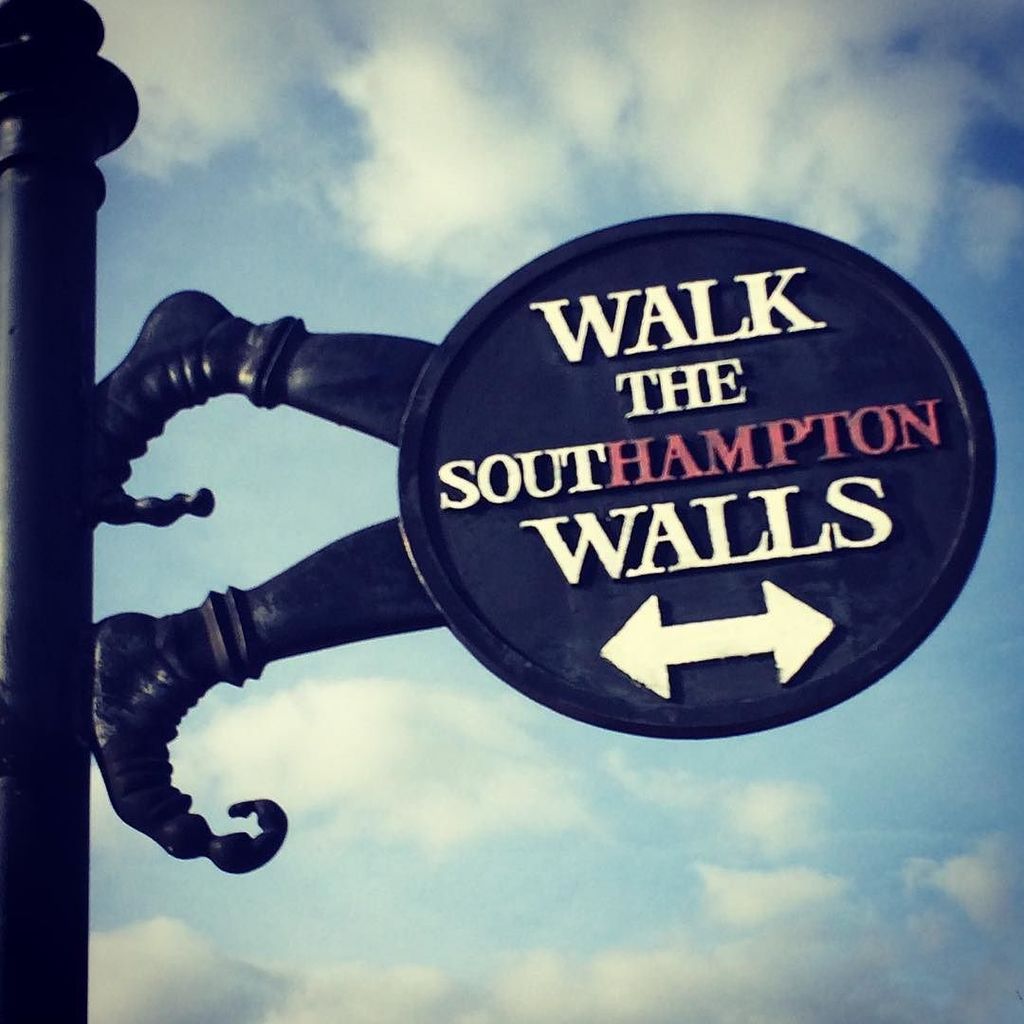 #laststop #southampton #walking #iphonephoto #learningbytraveling #lapellicolachenonce #travel #wanderlust #uk #ad… ift.tt/2p0iQcf