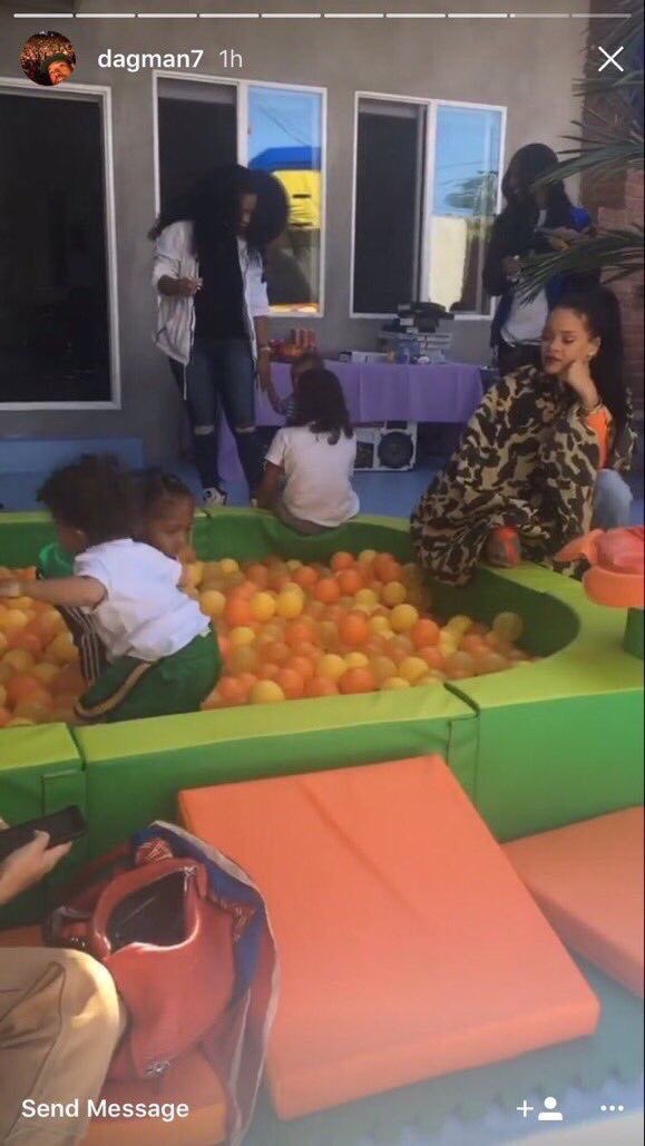 when you and your ex have mutual friends so y'all end up in the same party, now they feel a way &amp; you tryna act like they don't exist 🙄🙄