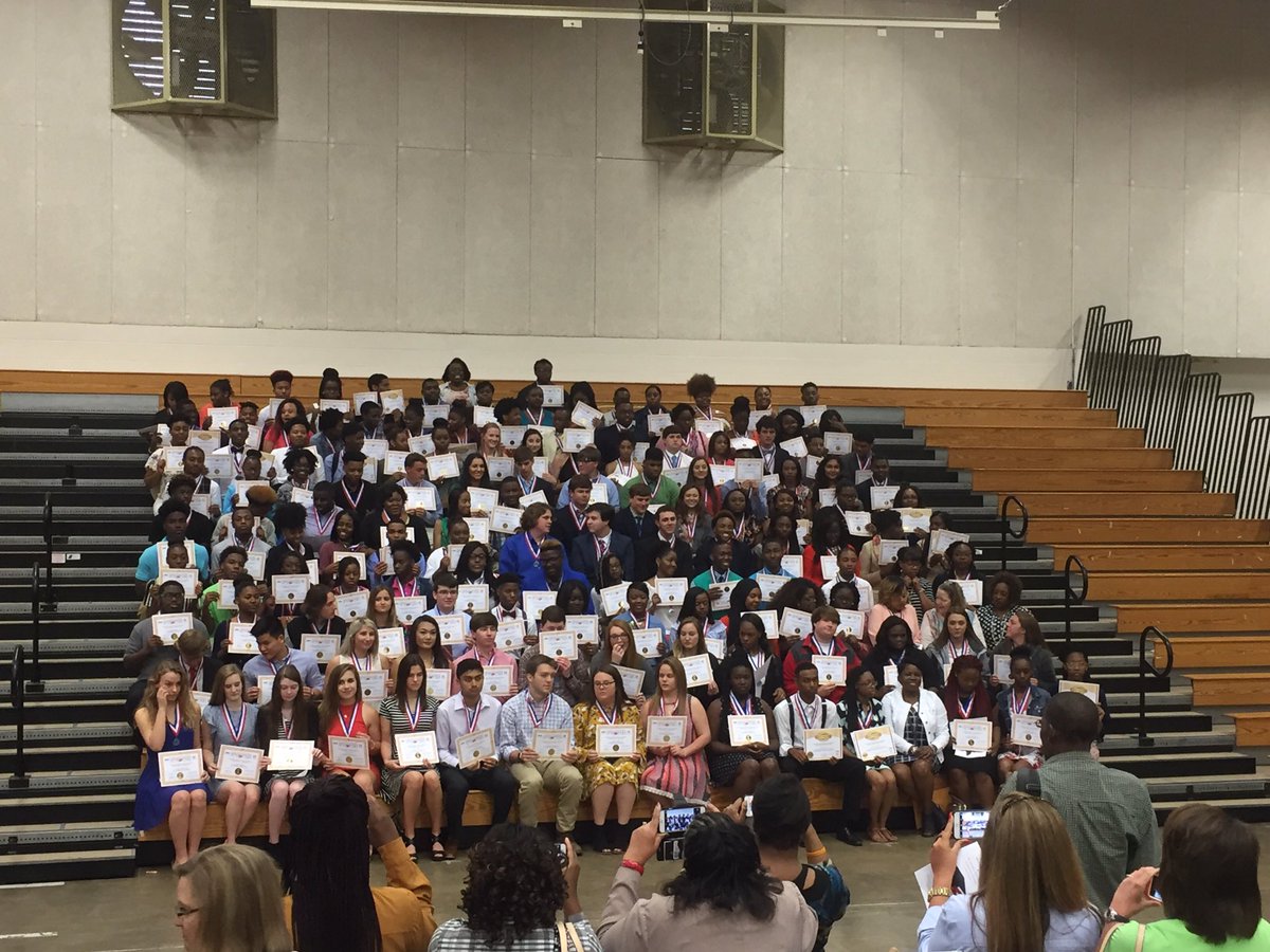 WCEAMS's tweet photo. Congrats to all MS Scholars/TechMasters 2017 Graduates @MECStateChamber @MSDeltaStrong #deltastrong #emergingworkforce #WashCoMS https://t.co/2FtYepMSAK