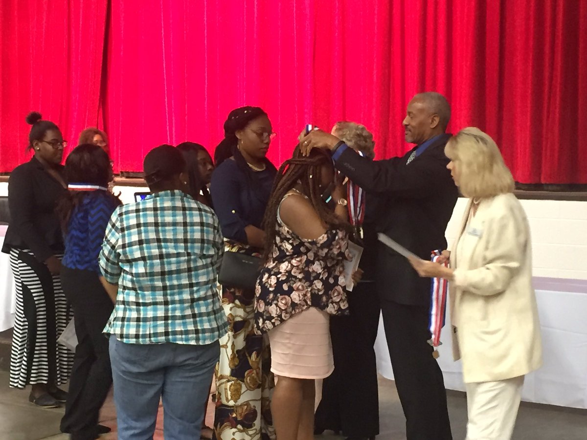 WCEAMS's tweet photo. Congrats to all MS Scholars/TechMasters 2017 Graduates @MECStateChamber @MSDeltaStrong #deltastrong #emergingworkforce #WashCoMS https://t.co/2FtYepMSAK