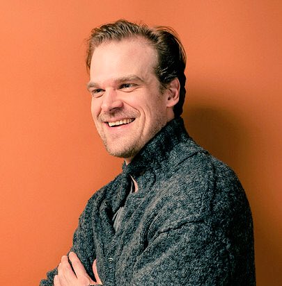 HAPPY BIRTHDAY TO THIS LEGEND NAMED DAVID HARBOUR!  have a great wonderful day! 