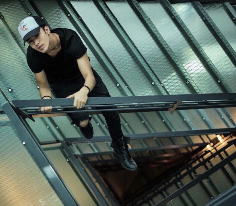 JOELDELE0N's tweet photo. Tag 3 friends that are daredevils! 😯 #CNCO https://t.co/mUphg69U44