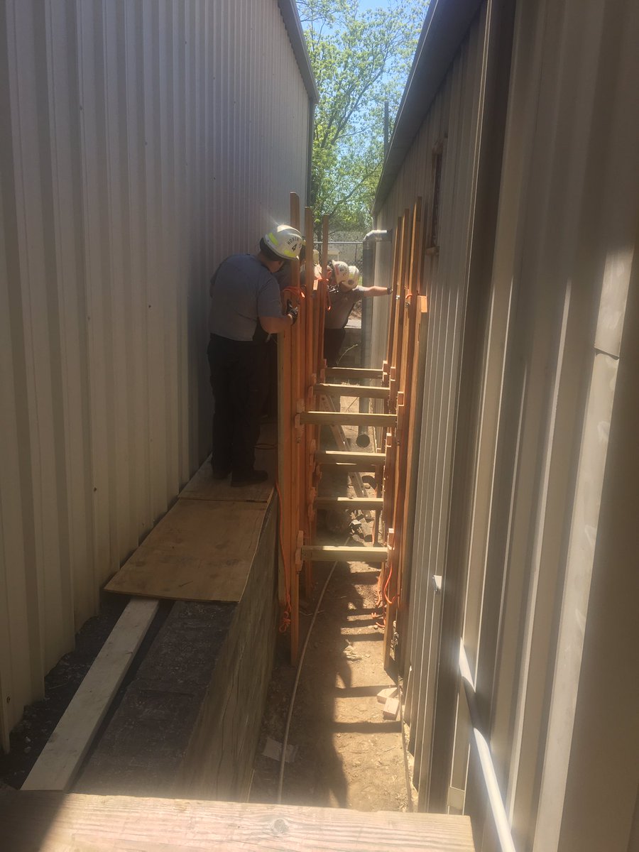 HomewoodALFire's tweet photo. Our annual Trench Rescue refresher is underway.  Photo credit @smedic29 @MedicATC https://t.co/Yoy2kqANip