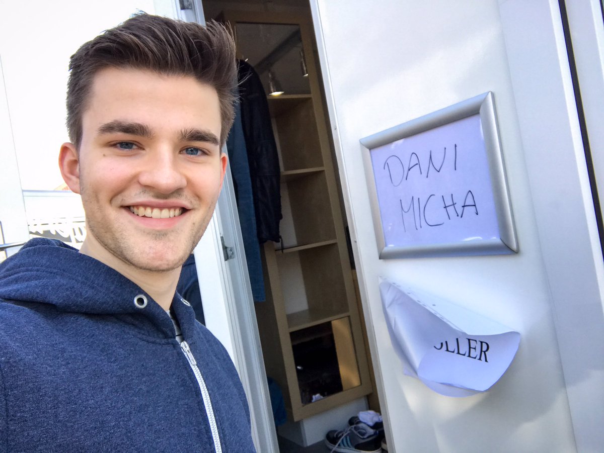 PMoelleken's tweet photo. Welcome to my trailer! 😜👍
#PleaseEnter #DasVersprechen #ZDF #Trailer #Shooting #Dreharbeiten #Köln #Cologne https://t.co/pFpnoTIfz1