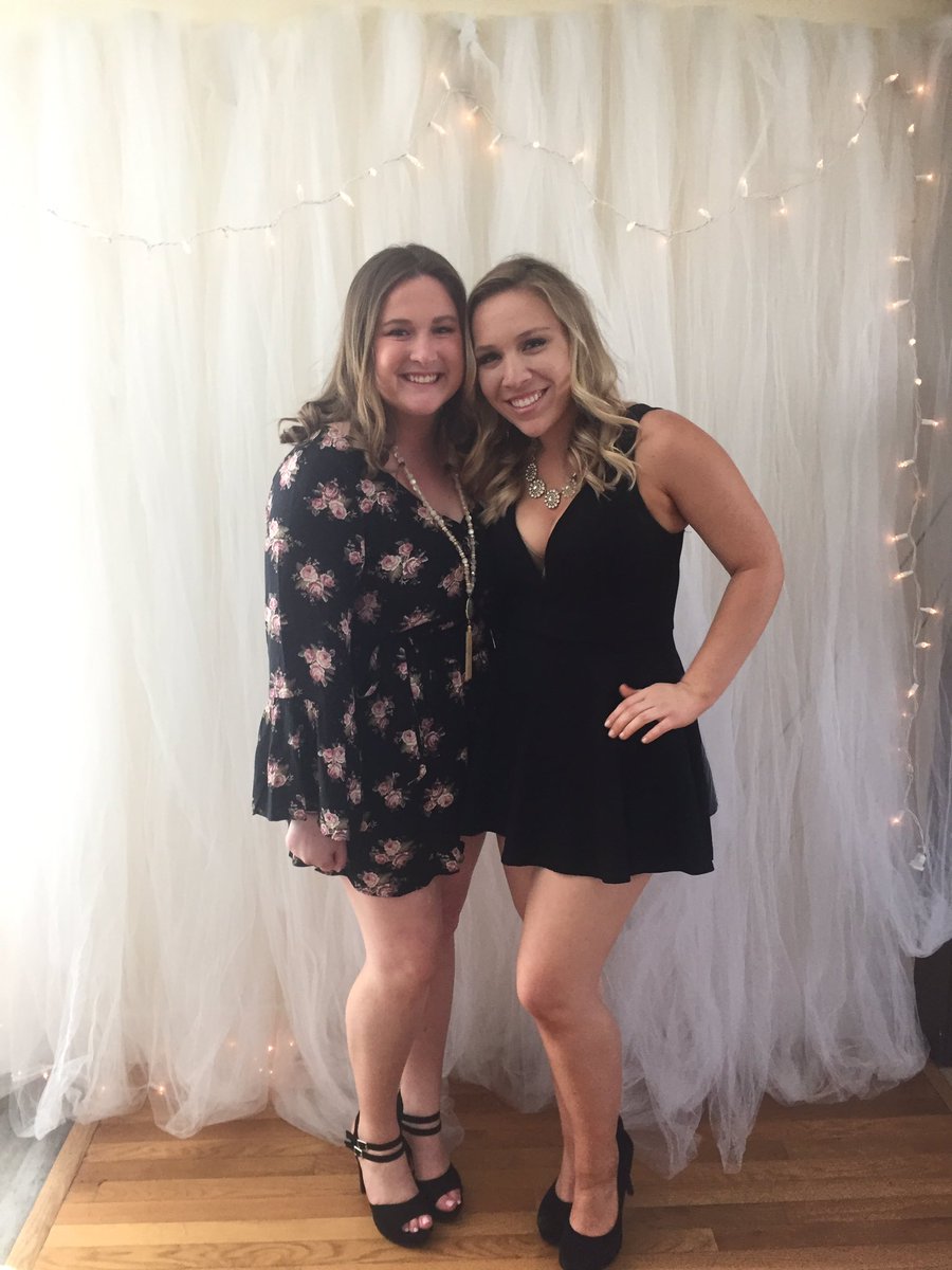 SSUAOII's tweet photo. Thanks so much to our amazing social chair Jojo for planning a wonderful formal! ❤️✨ #ssuaoii #formal2k17 https://t.co/Y0bXW2NxRl
