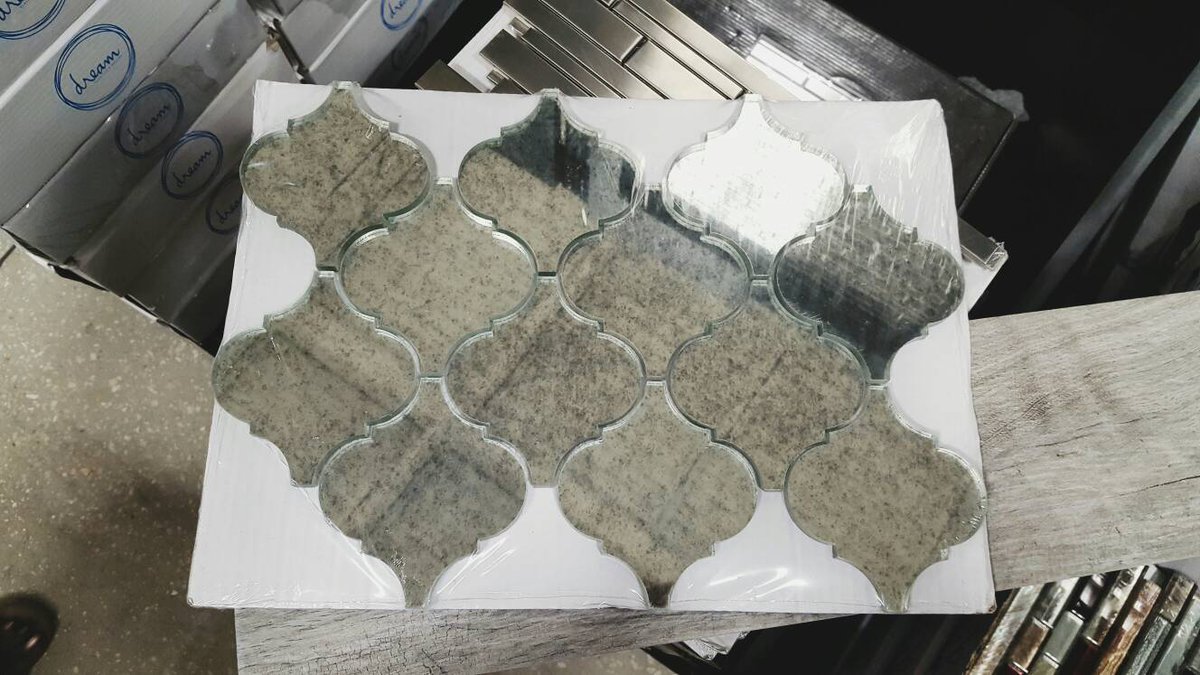 TJsDesignsEvent's tweet photo. How #FABOOSH is this wall tile from @flooranddecor?! #Dashing, #tailored, and #ALWAYS #envogue! #TeamTJs #TJsOnDemand #DesignPros #Design https://t.co/eKpf8NW3a5