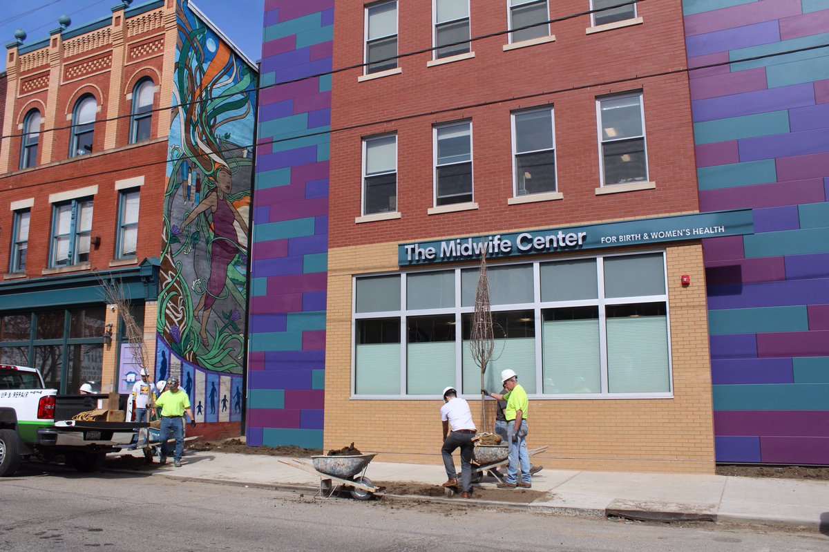 MassaroCG's tweet photo. Day of Service: Massaro employees spent this sunny day doing some landscaping for The @MidwifeCenter! #transformTMC https://t.co/K8SmPatIuR