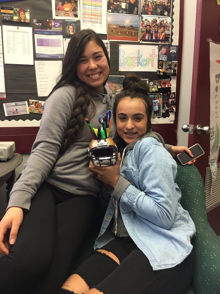 PIONEER_COUNSEL's tweet photo. Juniors are picking classes for their senior year. Where has the time gone ?? https://t.co/zhR5LfnrVc