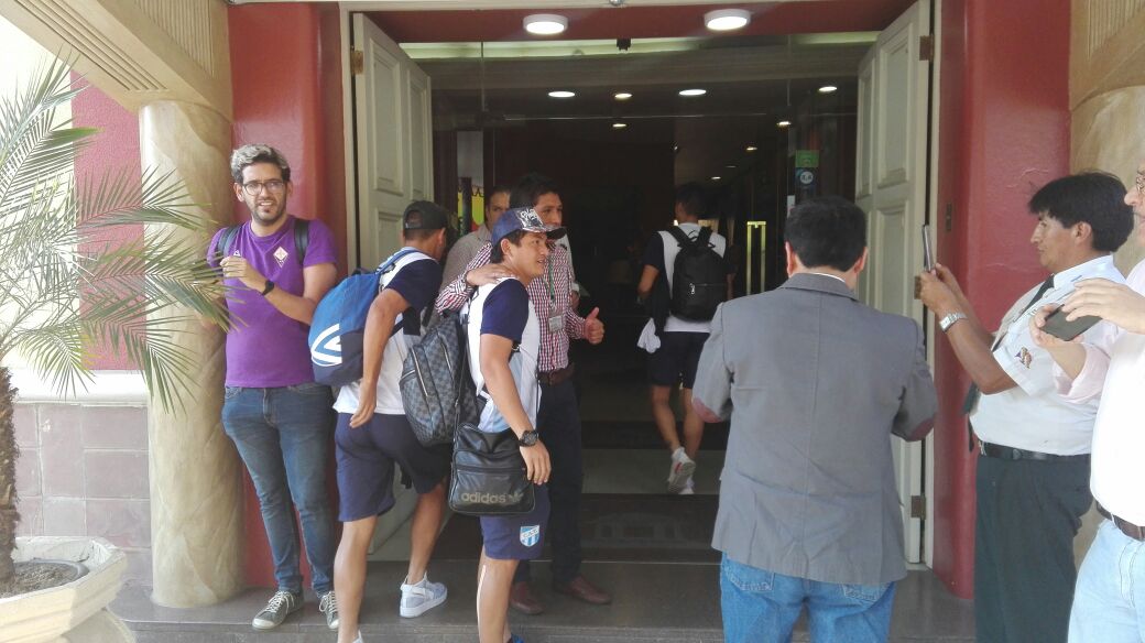 SoyDecanoOf's tweet photo. [Copa Libertadores] El plantel de @ATOficial ya se encuentra en #Cochabamba . https://t.co/TpFtpZQgt6
