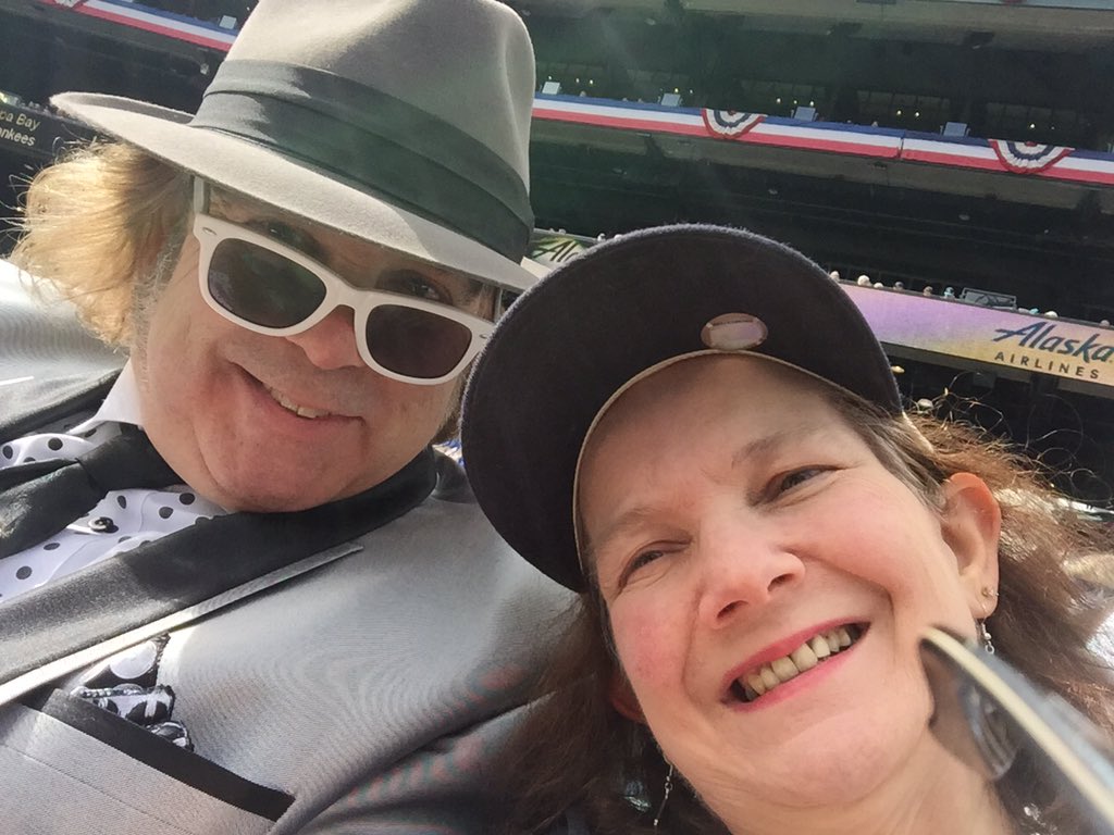 lilkaraokediva's tweet photo. My Seatmate for #MarinersOpener :) #ShannonLove #DapperDresser :) https://t.co/yLzewpbM10