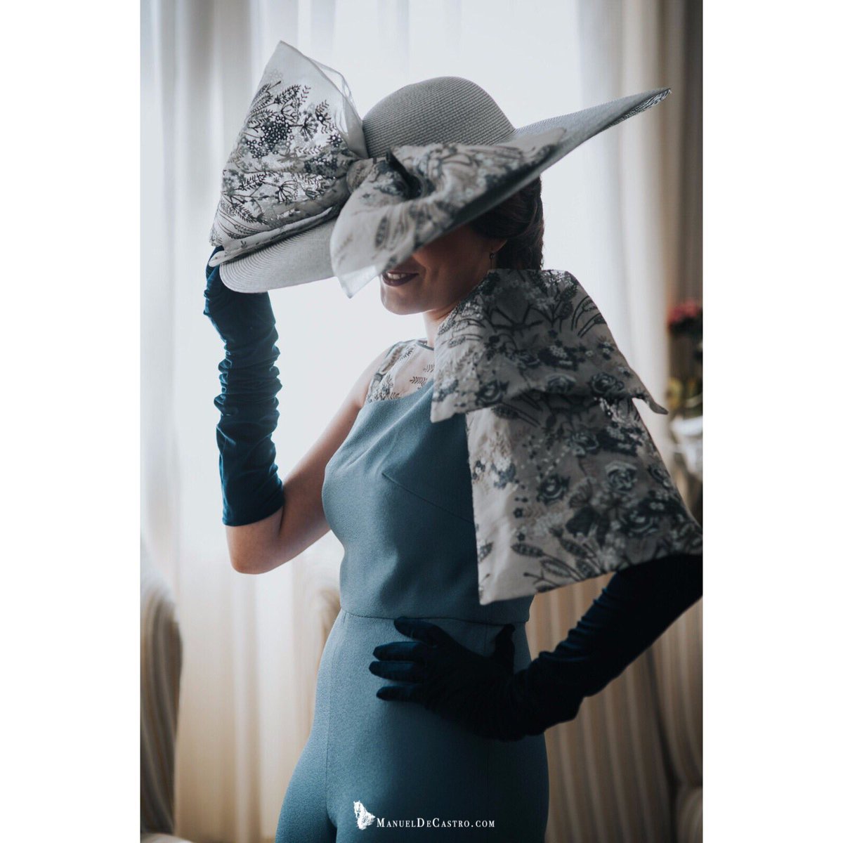 Photo: @manudecastro 
Designer : <a href="/ivan_campana/">Ivancampaña</a> 

#exclusive #estilo #invitadaespecial #invitadaperfecta #hermanadelanovia #ivancampaña