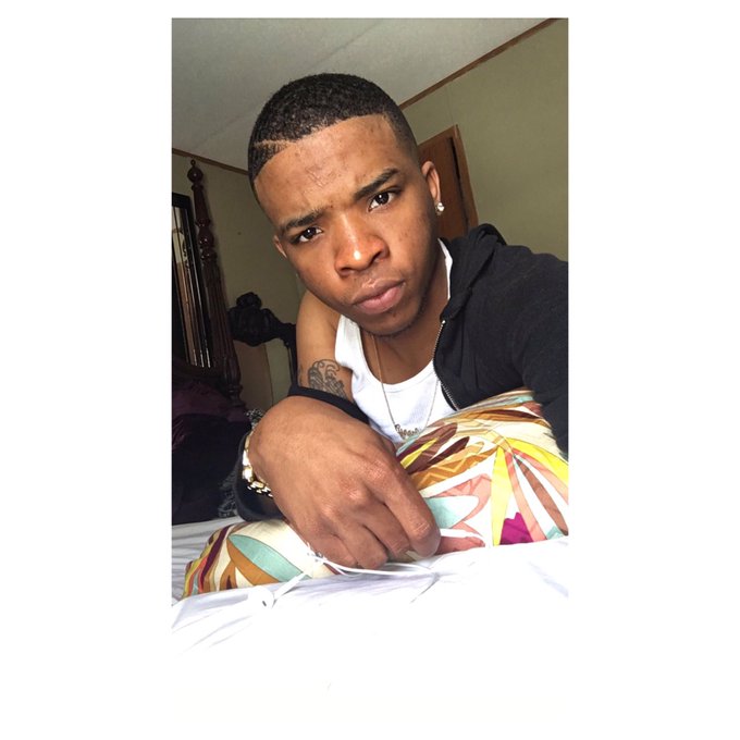 Watch 👑Jus Larry's leaked NSFW photo on TwXstars