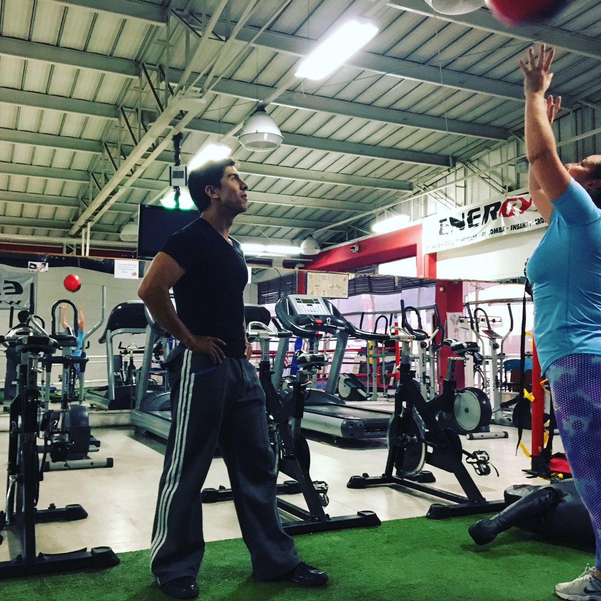 fnsmmaclub's tweet photo. #entrenamientopersonalizado #bogota info 57+3138359444 https://t.co/D80i0UT8Zd