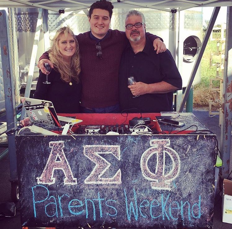 SSUAlphaSig's tweet photo. We had a blast at Parents Weekend!Thanks to @RocheWinery for being great hosts and our parents for coming to visit lovely Sonoma County 🍇🌤🍷👪 https://t.co/0tt0gCfTij