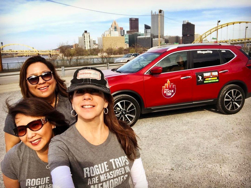 NancyLoo's tweet photo. 👋, #Pittsburgh! #RogueTrip @nissanusa #NR2 #ChicagonistaLIVE #charityroadtrip #Fight2Feed 🚗🛣🗽🏁 https://t.co/Zy3lMtIgM7 https://t.co/18KyoJM5TM