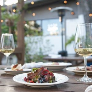 TopKWBroker's tweet image. These are the best restaurants in Austin to savor a glass of wine buff.ly/2pffCRr #Austin #thingstodoinAustin #funinAustin #ATX