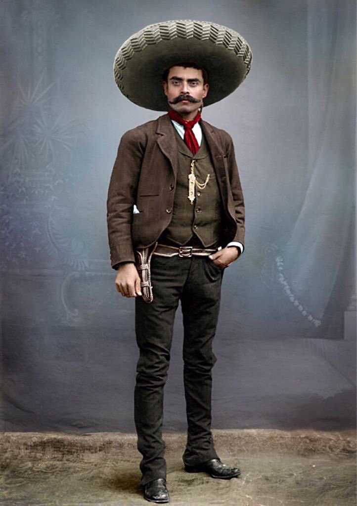 Cuauhtemoc_1521's tweet photo. Imagen colorizada de Emiliano Zapata. Murió a los 39 años en una emboscada quien mandó realizar Pablo Gonzalez. Muere un 10 de abril 1919 https://t.co/Qr5I0kyAWs