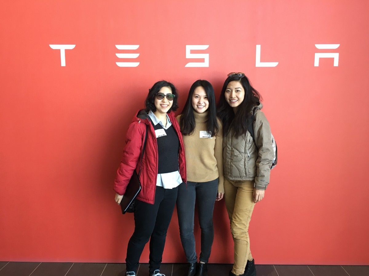 FungInstitute's tweet photo. Berkeley M.Eng Visits Tesla! Arielle Maxner talks about Tesla's impressive new Gigafactory 1 #TechTreks #tesla https://t.co/VbWylSAXLV https://t.co/RmJ64wytpj
