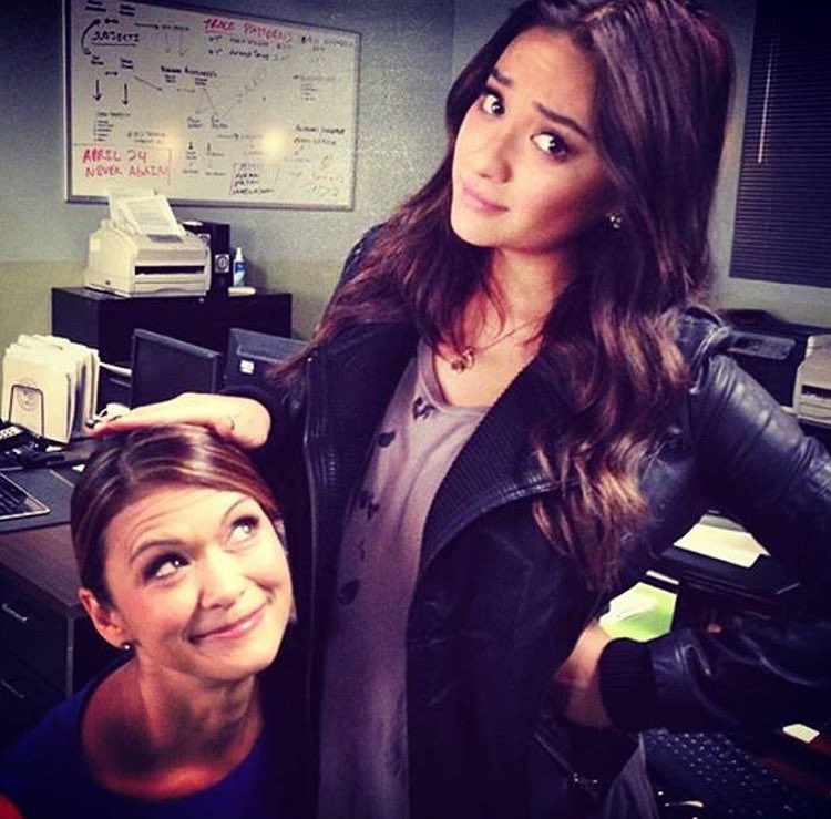 nia_peeples's tweet photo. Happy b day to this sweet girl! @shaymitch #pll https://t.co/T4n3Cl6Mmw