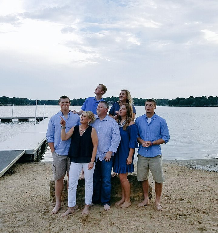 Juicy_Hubes's tweet photo. Looking at all the haters like... #NationalSiblingsDay https://t.co/tWdrtOp3Nz