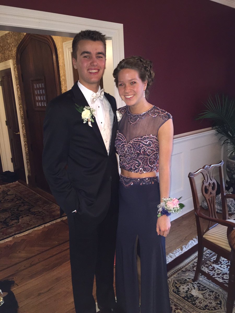 kylaa_helsel's tweet photo. hahah happy birthday matthEW!!!! hope you have an amazing day i miss u!! @matt_vollman https://t.co/erJNPyyCC7