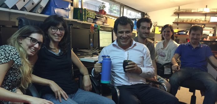 ManesF's tweet photo. ¡Feliz #DíaDelInvestigador científico a todos mis colegas! Comprometidos con el conocimiento y el desarrollo, con el presente y el futuro. https://t.co/5TtbYZCuUr