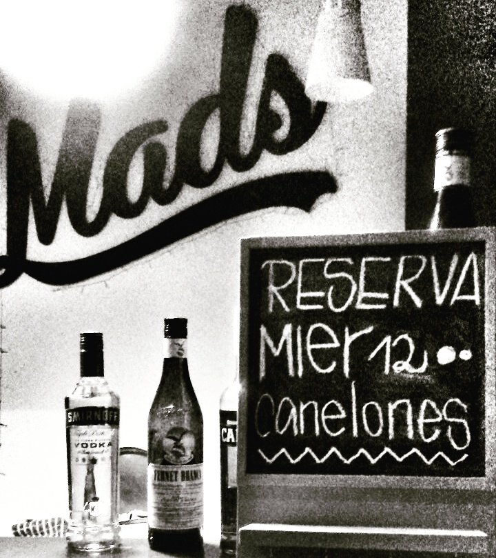 MADS__2017's tweet photo. Miércoles de Peña! 😀
Menú:Canelones de verdura y carne o Jamón y muzzarela con tuco! 🙌
A solo $80.. Te los vas a perder? 
Hace tu reserva!! https://t.co/AcIyBBtX5e