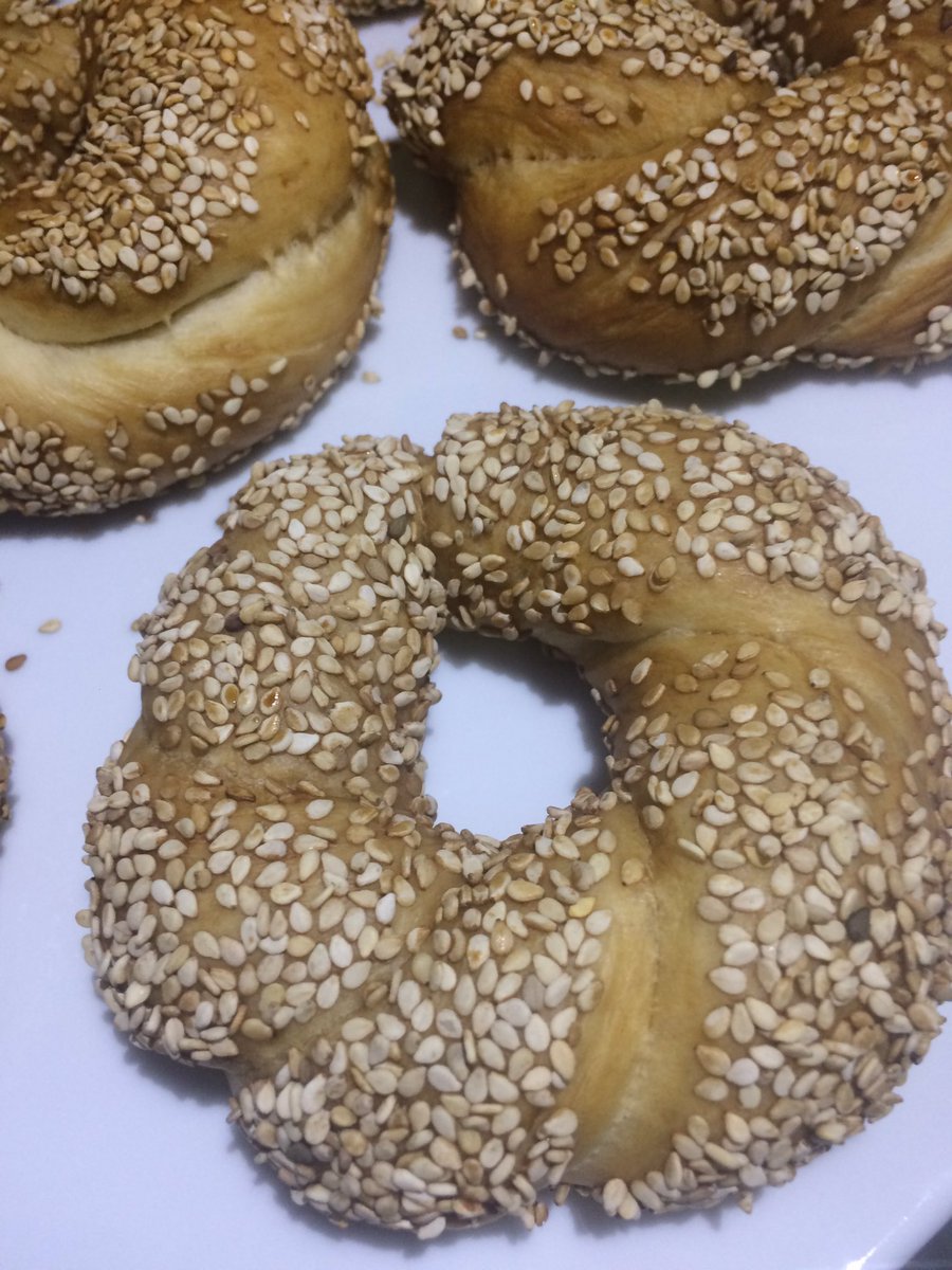 Tasnim42Tasnim's tweet photo. Simit o Guvret; pan turco. Vegano, sin lácteos y sin azúcar! Un Begel saludable! #cdmx #mexico #begel #veganos https://t.co/dxKqOEkqEc