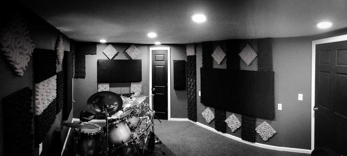 sndpndstudio's tweet photo. The Sound Pound tracking room is a extremely versatile and flexible space! #Studio #RecordingStudio #TrackingRoom https://t.co/yuHbyM8KkN