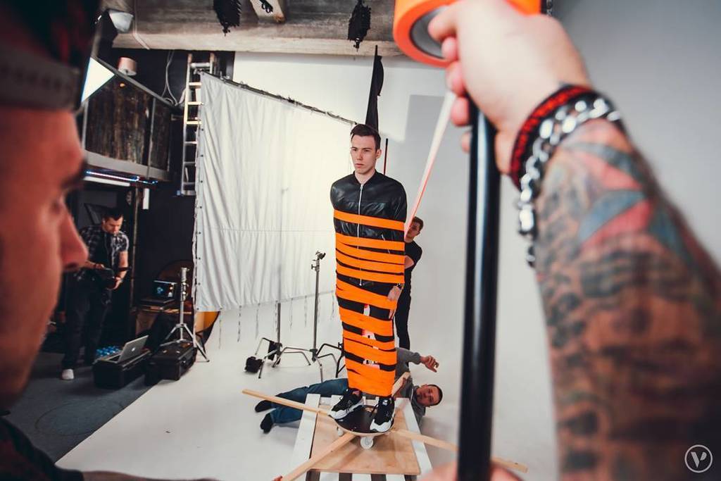 VitaPictura's tweet photo. Tom Swoon - Atom music video BTS. Photo by: @pastakeda #vitapictura #vitapicturafin #vitapicturasuomi #videoproduc… https://t.co/q379eaLDgL https://t.co/L6Dtp4u2D2