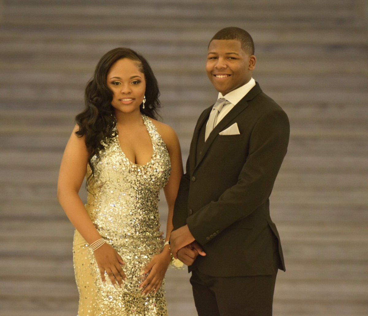 deontography's tweet photo. I'm late but here's a better look at my prom photos! #CentralProm #Prom2k17 #LRCHprom2k17 β€οΈπ€΅πΎ https://t.co/mkUDEwZalt