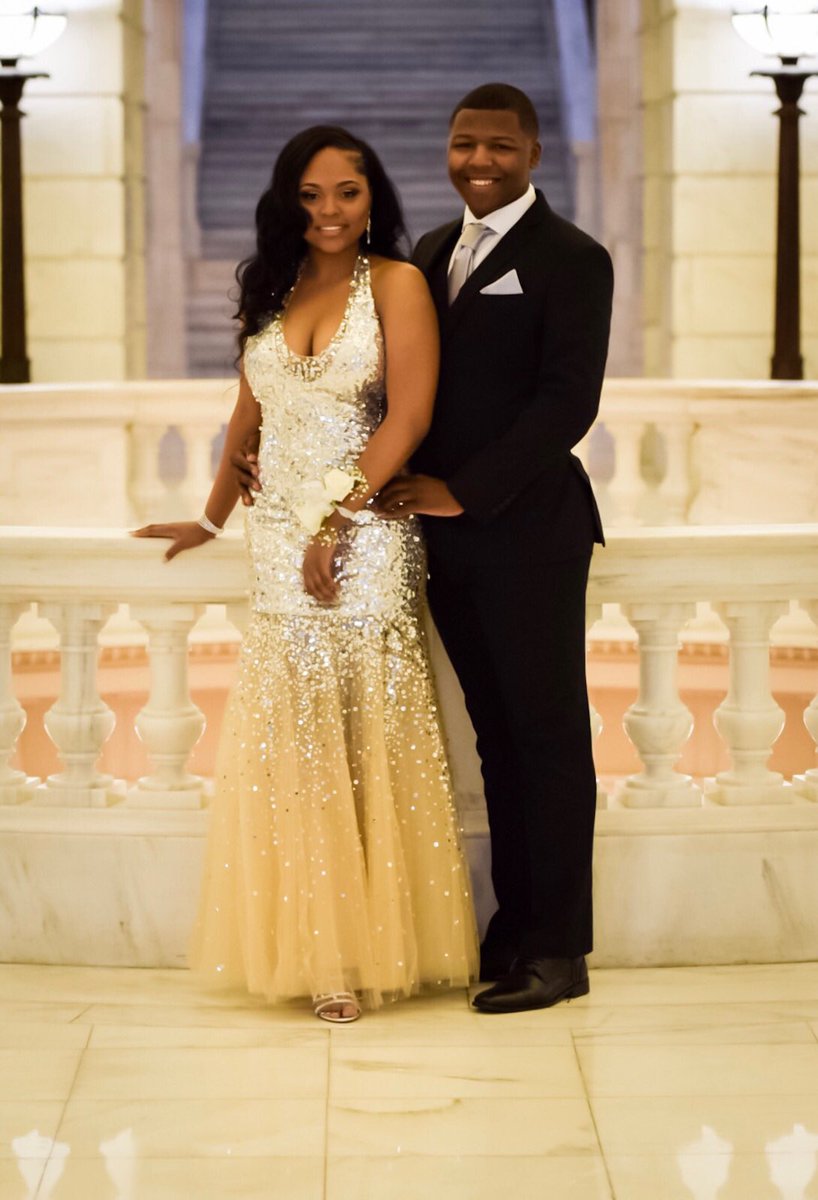 deontography's tweet photo. I'm late but here's a better look at my prom photos! #CentralProm #Prom2k17 #LRCHprom2k17 β€οΈπ€΅πΎ https://t.co/mkUDEwZalt