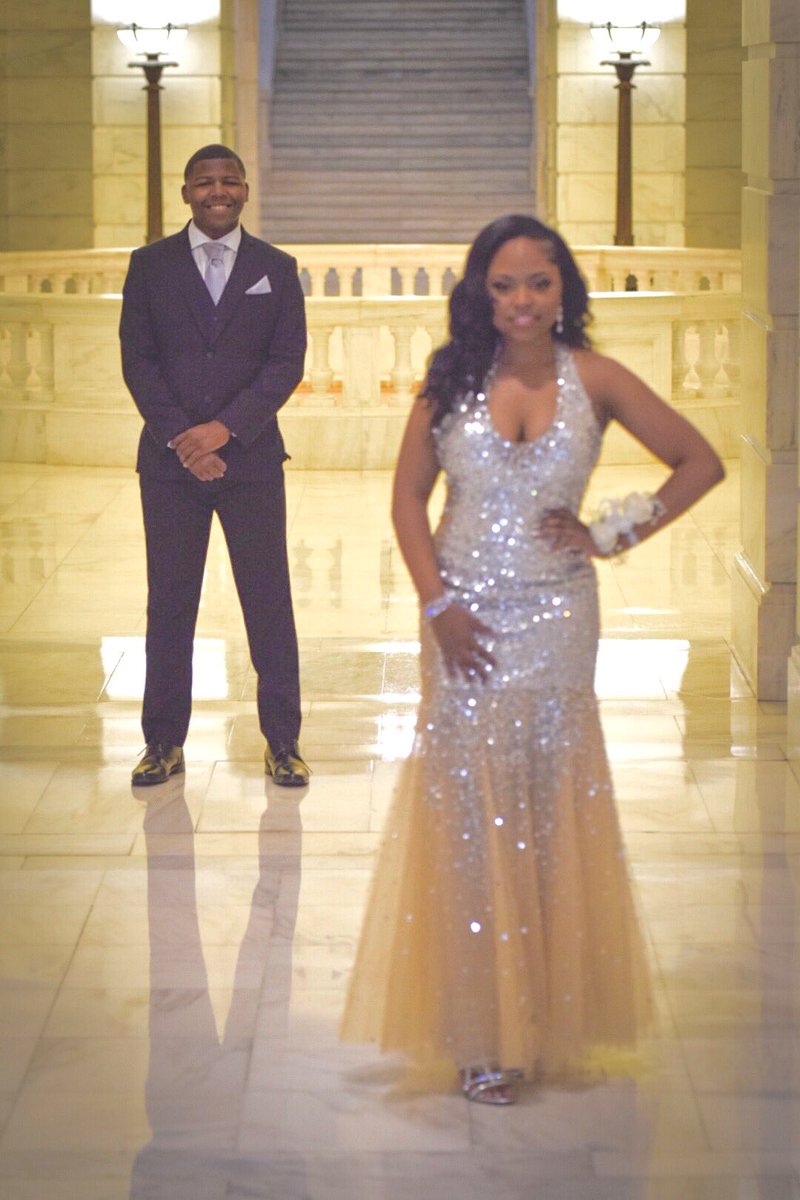 deontography's tweet photo. I'm late but here's a better look at my prom photos! #CentralProm #Prom2k17 #LRCHprom2k17 β€οΈπ€΅πΎ https://t.co/mkUDEwZalt