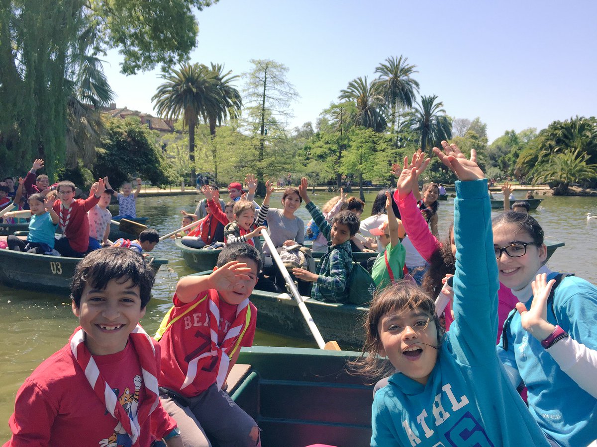 ElBonRecer's tweet photo. Avui hem iniciat el Casal de Setmana Santa al #ParcCiutadella amb jocs i un passeig amb #barques pel llac
#elbonrecer #Casal #Esplai https://t.co/3hEb53UU1J