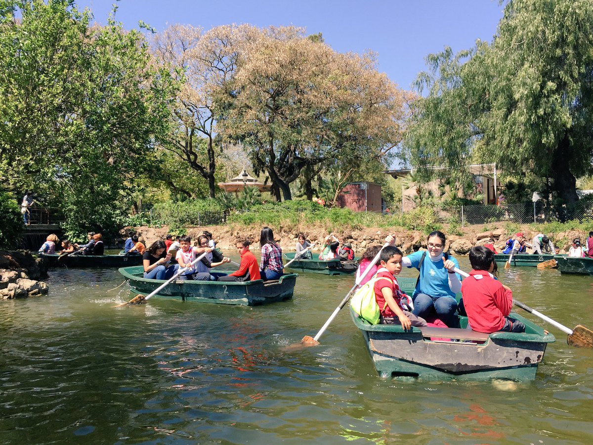 ElBonRecer's tweet photo. Avui hem iniciat el Casal de Setmana Santa al #ParcCiutadella amb jocs i un passeig amb #barques pel llac
#elbonrecer #Casal #Esplai https://t.co/3hEb53UU1J