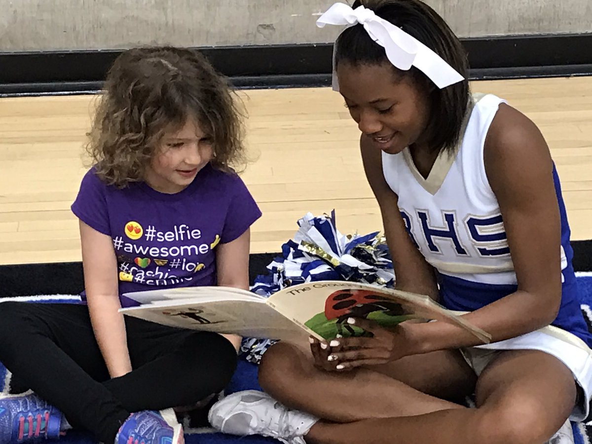 PennyArrington's tweet photo. NHS and High School Heroes share their love of reading with elementary students! #excitedtoread #bosproud @boswellhs @NikaDavis11 https://t.co/C0gQV9Vu8G